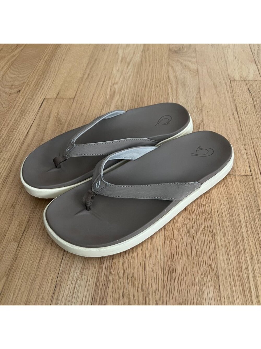 Olukai Nu'a Pi'o Flip Flop Sandals Taupe Women's Size 8